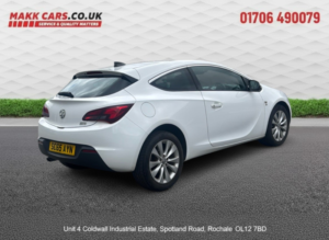 2015 Vauxhall Astra Gtc 1.4 I Turbo Sri in White — image 3