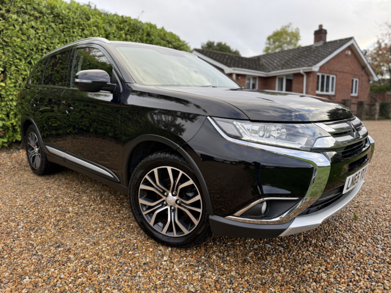 2015 Mitsubishi Outlander 2.2 Di-D Gx3 in Black — image 1