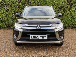 2015 Mitsubishi Outlander 2.2 Di-D Gx3 in Black — image 3