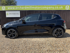 2016 Renault Clio 0.9 Dynamique S Nav Tce 90 in Black — image 3