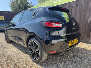 2016 Renault Clio 0.9 Dynamique S Nav Tce 90 in Black — image 4