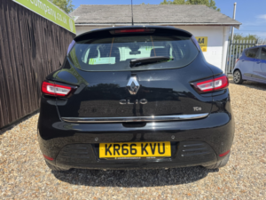 2016 Renault Clio 0.9 Dynamique S Nav Tce 90 in Black — image 5