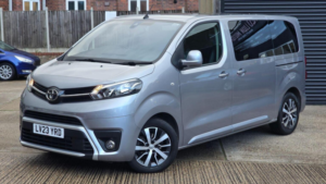2023 Toyota Proace Verso 2.0d Family Medium MPV Auto Mwb Euro 6 (s/s) 5dr (8 Seat) in Grey — image 2