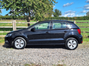 2016 Volkswagen Polo 1.2 Tsi Bluemotion Tech Se in Black — image 2