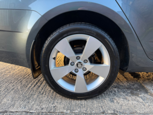 2020 Skoda Octavia 1.6 Tdi Se Drive Estate 5dr Diesel Manual Euro 6 (s/s) (115 Ps) in Grey — image 4