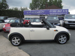 2010 MINI Convertible 1.6 One Convertible in White — image 2