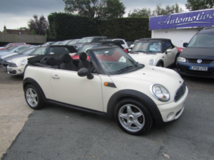 2010 MINI Convertible 1.6 One Convertible in White — image 3