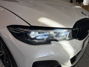 2021 BMW 3 Series 2.0 330e M Sport Touring in White — image 3