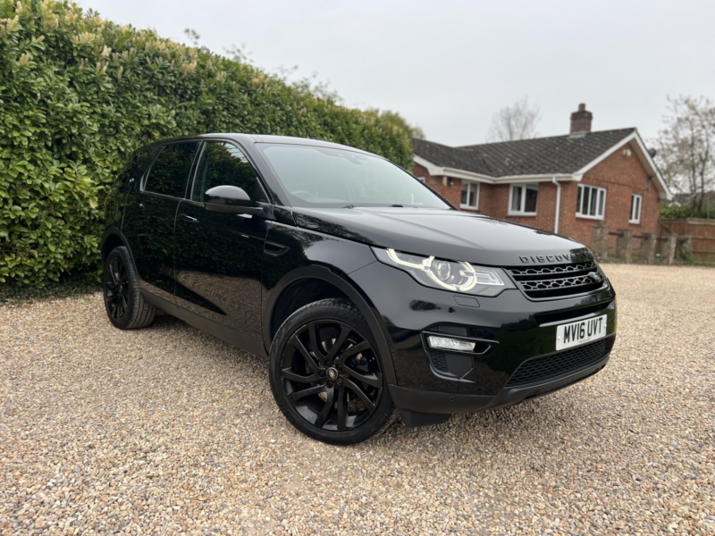 2016 Land Rover Discovery Sport 2.0 Td4 Hse Black in Black — image 1