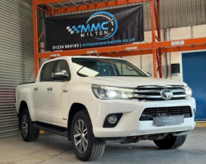 2020 Toyota Hilux 2.4 D-4d Invincible Auto 4WD Euro 6 (s/s) 4dr (tss) in White — image 3