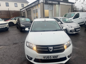 2015 Dacia Sandero 0.9 Tce Laureate Hatchback 5dr Petrol Manual Euro 6 (s/s) (90 Ps) in White — image 2