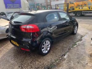 2014 Kia Rio 1.25 Vr7 Euro 5 5dr in Black — image 4