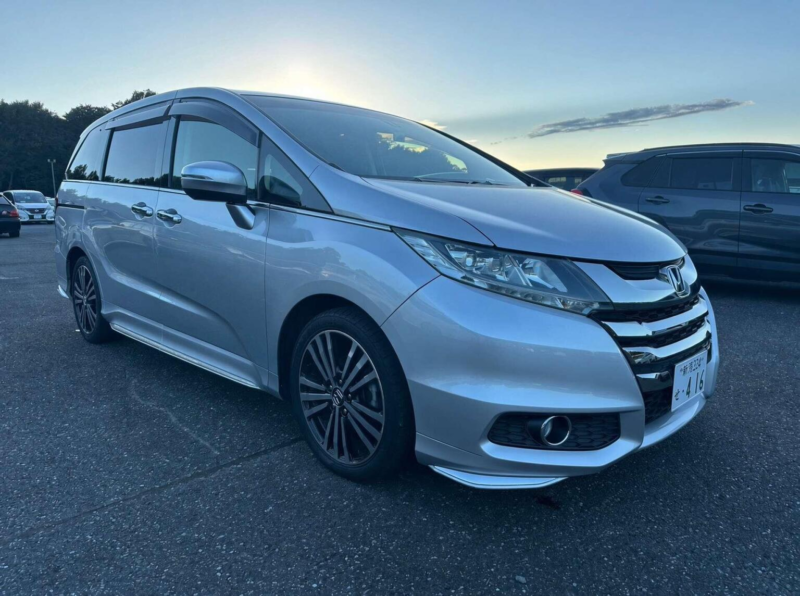 2014 Honda Odyssey Absolute Ex 5dr 7 Seats in Silver — image 1