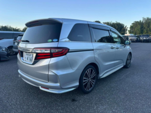 2014 Honda Odyssey Absolute Ex 5dr 7 Seats in Silver — image 3