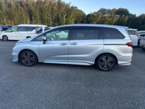 2014 Honda Odyssey Absolute Ex 5dr 7 Seats in Silver — image 6