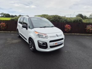 2016 Citroen C3 Picasso 1.6 Bluehdi Platinum in Silver — image 2
