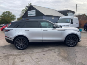 2018 Land Rover Range Rover Velar 2.0 D240 R-Dynamic Hse SUV 5dr Diesel Auto 4WD Euro 6 (s/s) (240 Ps) in Silver — image 5
