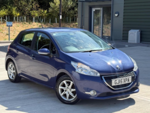 2015 Peugeot 208 1.4 Hdi Active Euro 5 5dr in Blue — image 2