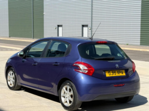 2015 Peugeot 208 1.4 Hdi Active Euro 5 5dr in Blue — image 6