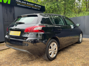 2014 Peugeot 308 1.6 E-Hdi Active Euro 5 (s/s) 5dr in Black — image 6