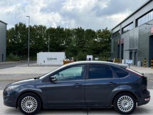 2008 Ford Focus 1.6 Titanium 5dr in Grey — image 4