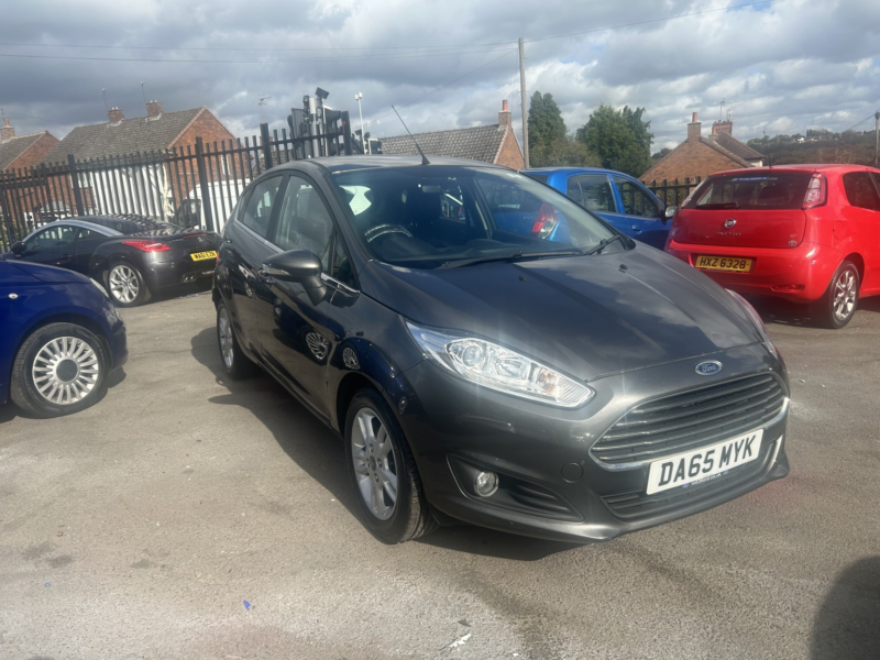 2015 Ford Fiesta 1.3 Zetec in Grey — image 1
