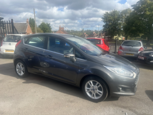 2015 Ford Fiesta 1.3 Zetec in Grey — image 4