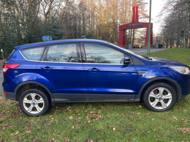 2015 Ford Kuga 2.0 Tdci Zetec in Blue — image 1