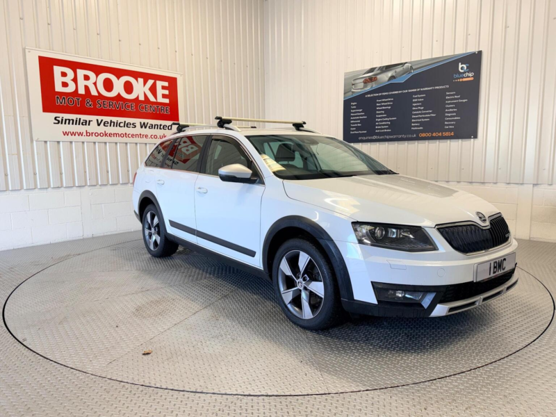 2015 Skoda Octavia 2.0 Tdi Scout DSG 4WD Euro 6 (s/s) 5dr in White — image 1