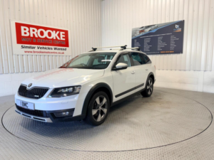 2015 Skoda Octavia 2.0 Tdi Scout DSG 4WD Euro 6 (s/s) 5dr in White — image 3