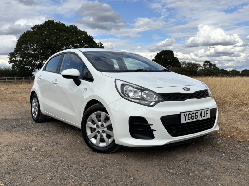 2016 Kia Rio 1.3 1 Air in White — image 1