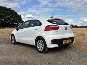 2016 Kia Rio 1.3 1 Air in White — image 3
