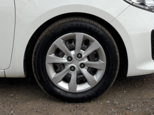 2016 Kia Rio 1.3 1 Air in White — image 5