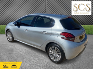 2017 Peugeot 208 1.2 Puretech Allure in Silver — image 5