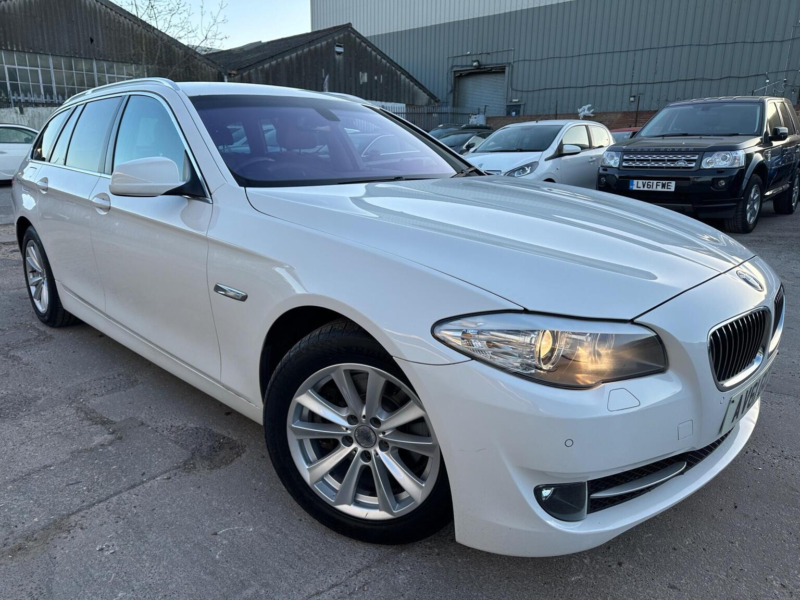 2011 BMW 5 Series 2.0 520d Se Touring Steptronic Euro 5 5dr in White — image 1