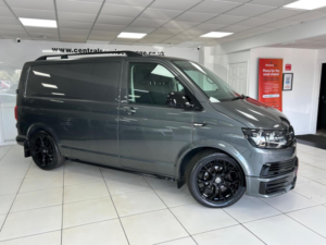 2019 Volkswagen Transporter 2.0 Tdi T30 Bluemotion Tech Highline Fwd Swb Euro 6 (s/s) 5dr in Grey — image 4