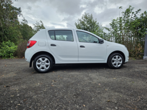 2016 Dacia Sandero 1.2 Ambiance 1.2 16v 75 in White — image 4