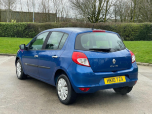 2010 Renault Clio 1.6 Vvt Expression Auto Euro 5 5dr in Blue — image 5