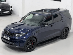 2019 Land Rover Discovery 3.0 Sd V6 Hse in Blue — image 2