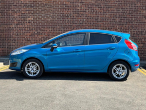 2014 Ford Fiesta 1.25 Zetec Euro 5 5dr in Blue — image 2