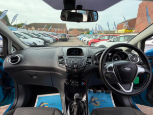 2015 Ford Fiesta 1.25 Zetec Euro 6 5dr in Blue — image 2