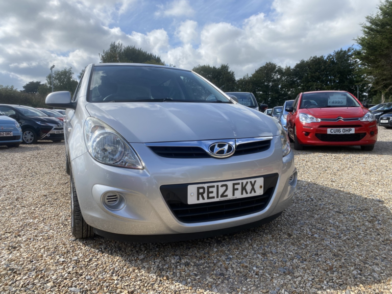 2012 Hyundai I20 1.4 Comfort in Silver — image 1