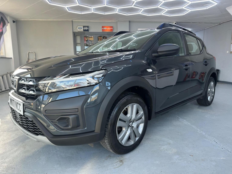 2021 Dacia Sandero Stepway 1.0 Tce Essential Euro 6 (s/s) 5dr in Grey — image 1
