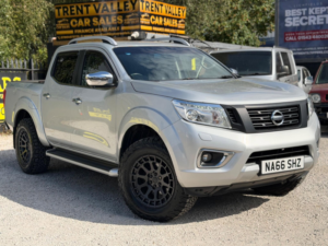 2016 Nissan Navara 2.3 Dci Tekna Auto 4WD Euro 6 4dr in Silver — image 2