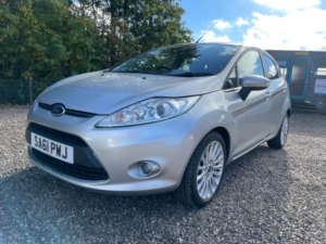 2011 Ford Fiesta 1.4 Titanium Hatchback 5dr Petrol Automatic (154 G/km, 94 Bhp) in Silver — image 2