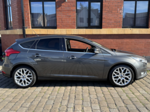 2017 Ford Focus 1.0 T Ecoboost Titanium X in Grey — image 3
