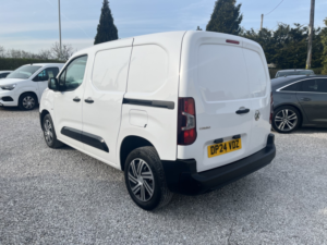 2024 Vauxhall Combo 1.5 Turbo D 2300 Prime in White — image 6