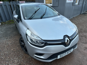 2017 Renault Clio 0.9 Dynamique S Nav Tce 90 in Silver — image 2