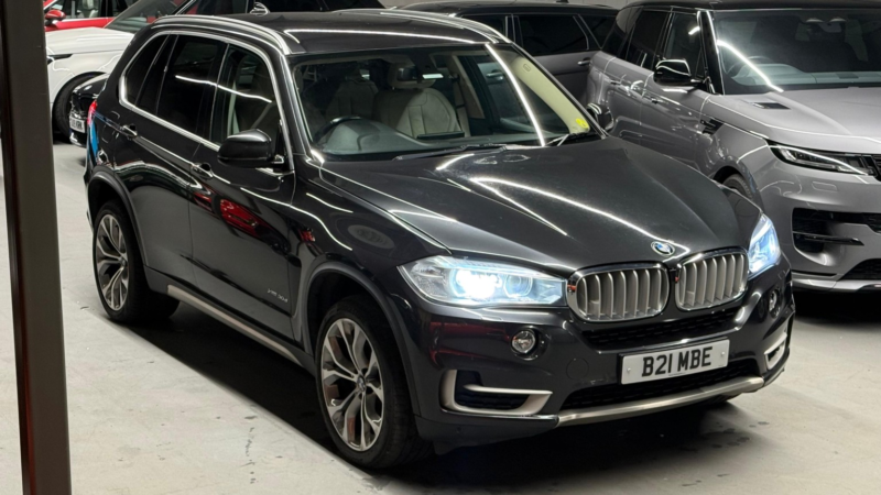 2013 BMW X5 3.0 X5 Xdrive30d Se in Grey — image 1