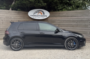 2015 Volkswagen Golf 2.0 Tsi Bluemotion Tech R in Black — image 2
